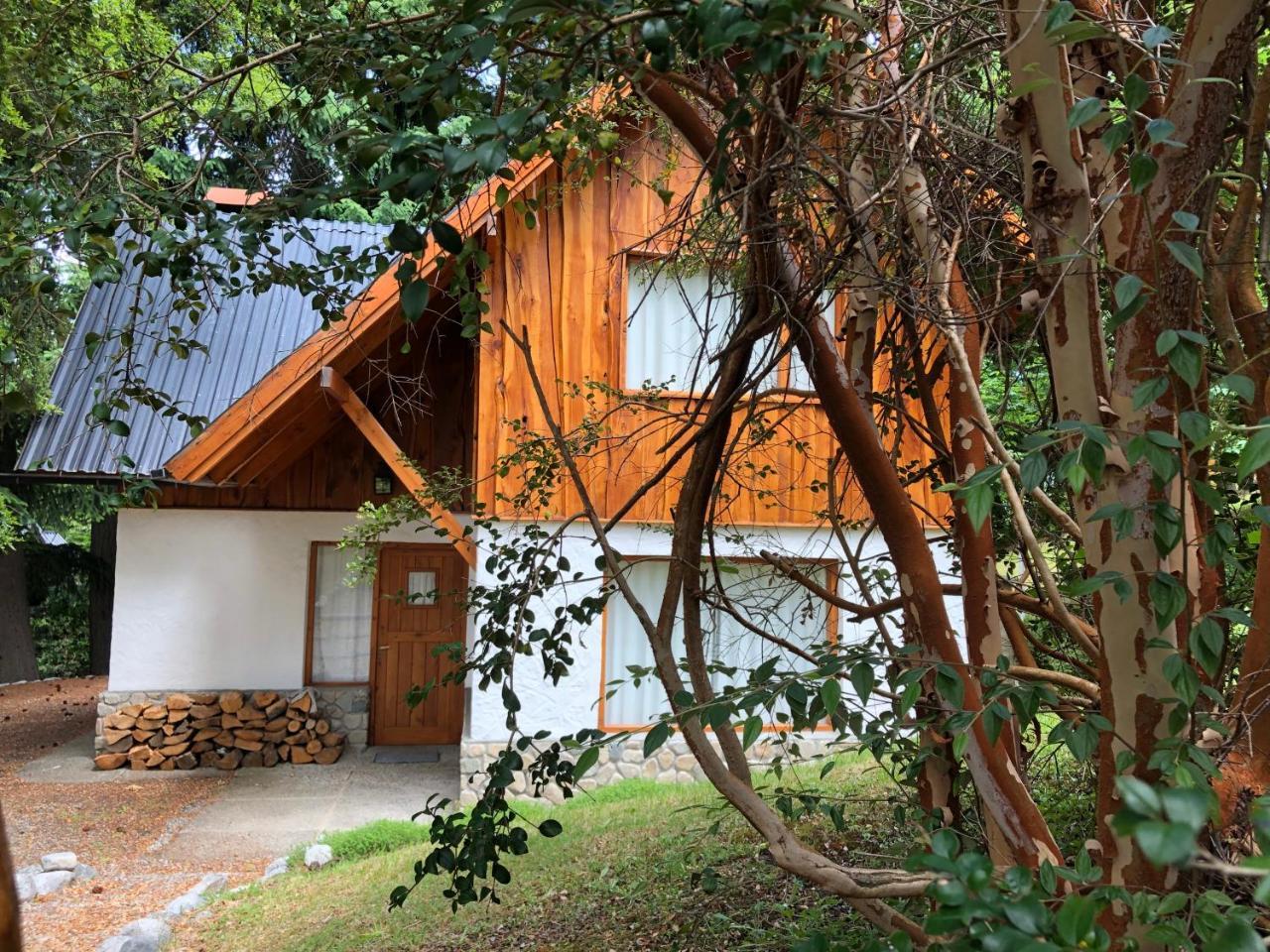 Chalet Tres Marias Villa La Angostura